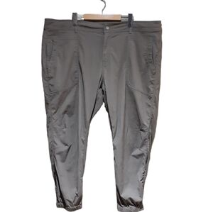 Prana Women's Cropped Hiking Pants Green Size 20W